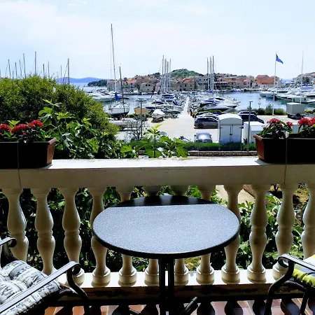 Tiho&marija Apartamento *