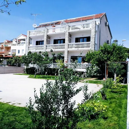 Tiho&marija Apartamento *