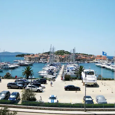 Tiho&marija Apartamento *