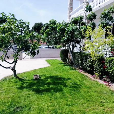 Tiho&marija Apartamento *